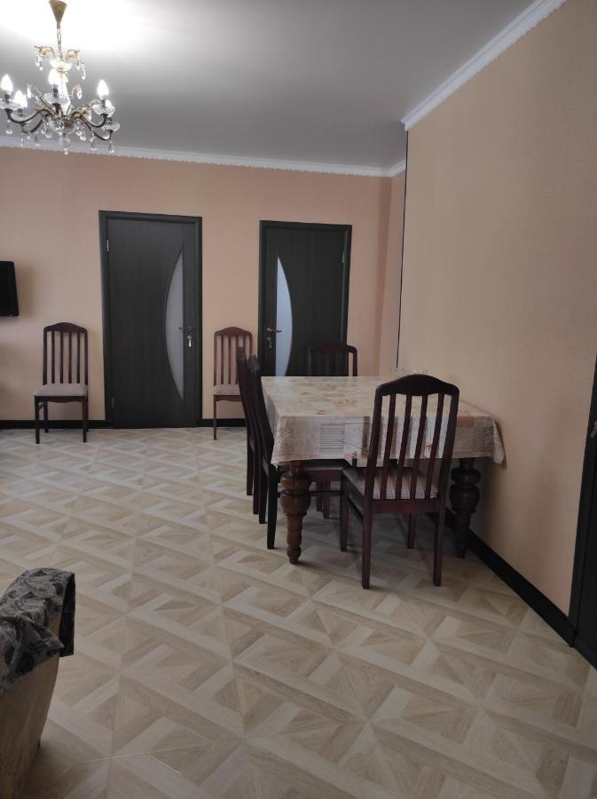 Гостевой Дом Лума Hotel Sukhumi Exterior photo